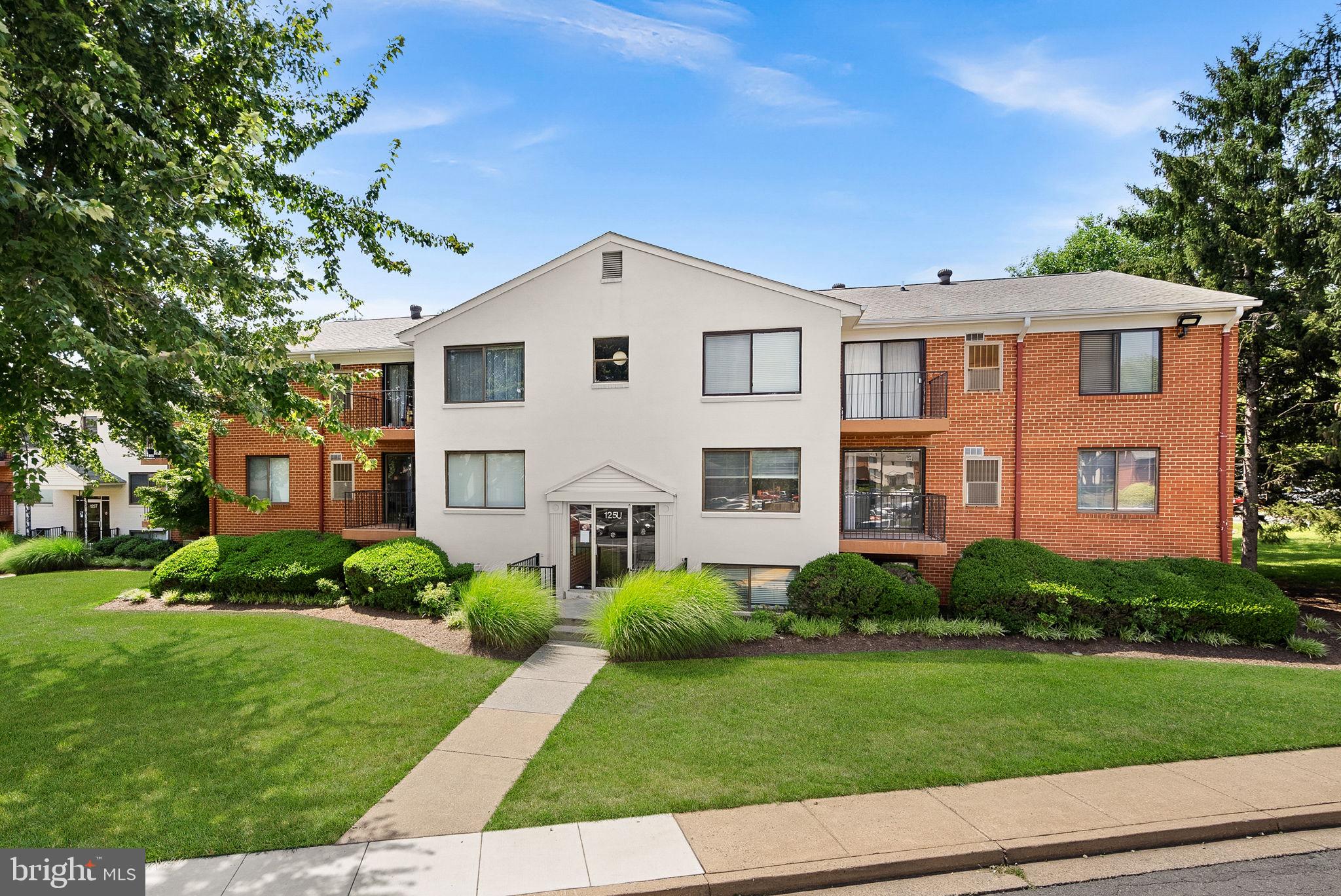 125 CLUBHOUSE DRIVE U SW 7