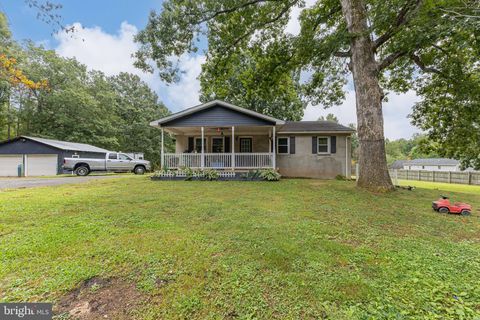 13517 SILVER HILL ROAD SUMERDUCK VA 22742