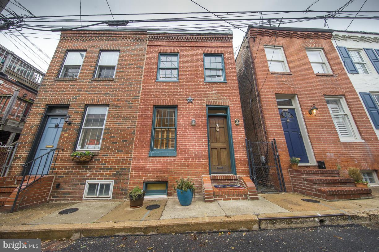 FEDERAL HILL HISTORIC DISTRICT - Residential Lease