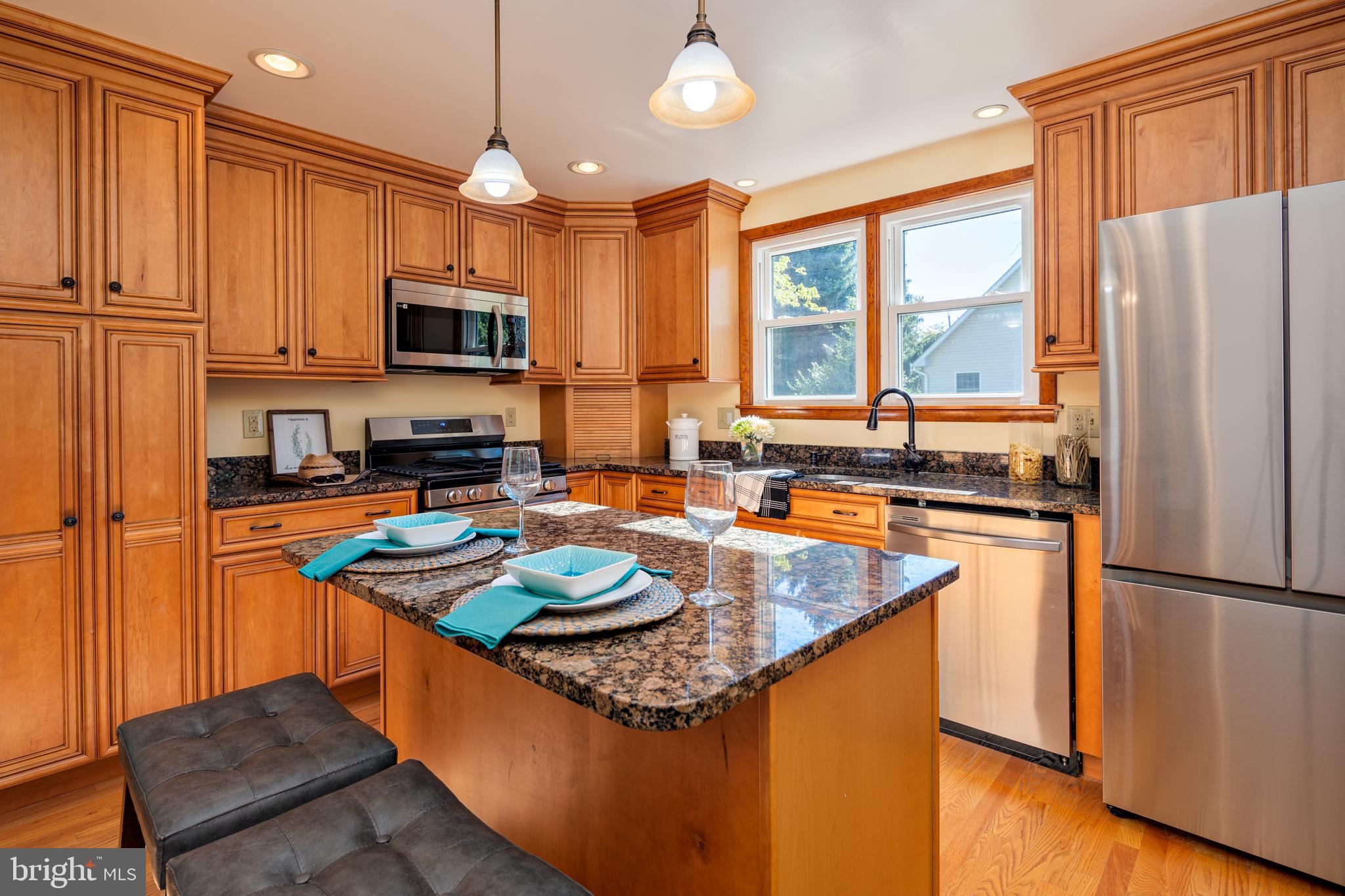 CALIFORNIA GROVE - Residential