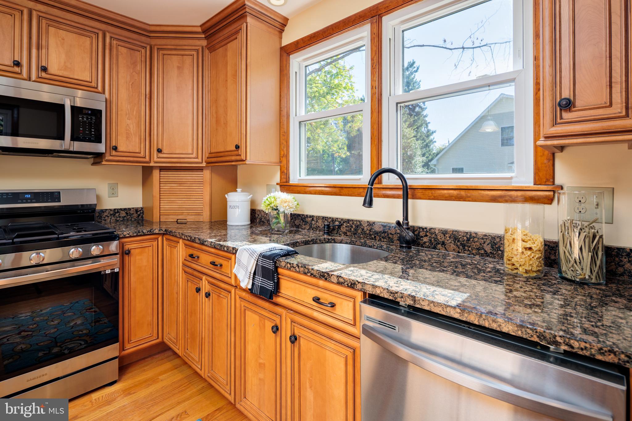 CALIFORNIA GROVE - Residential