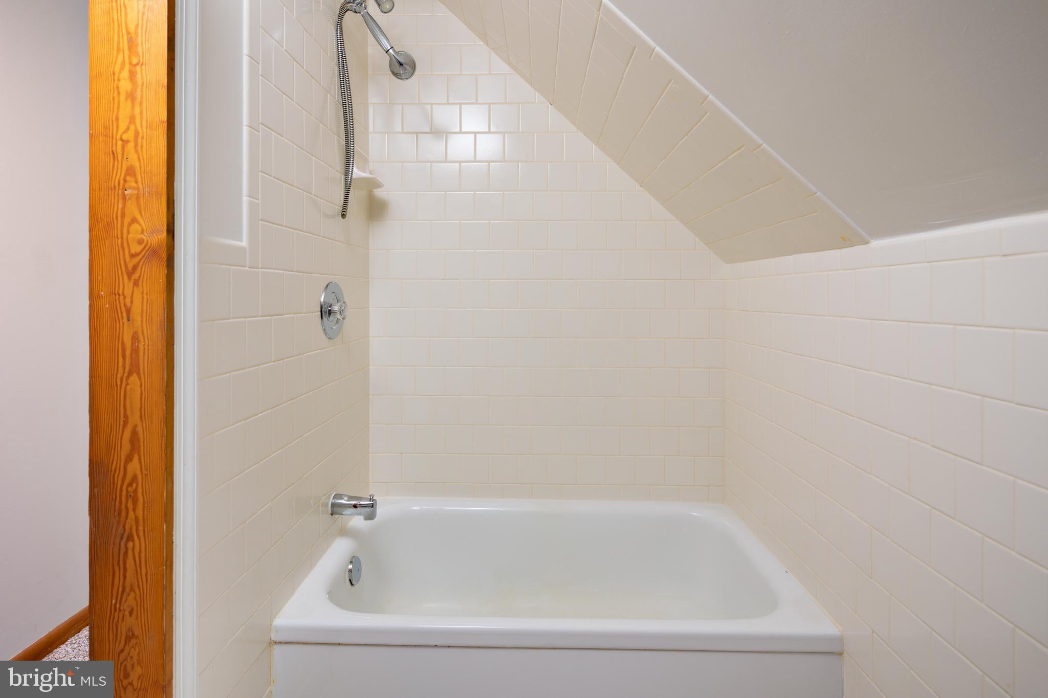 CALIFORNIA GROVE - Residential