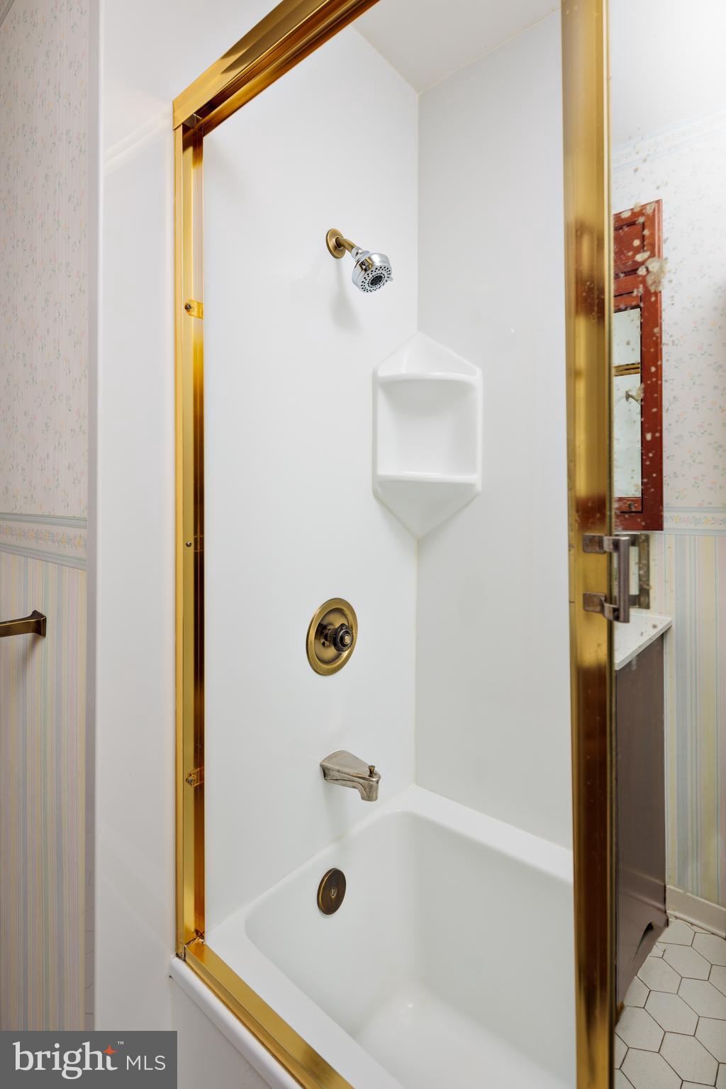 CALIFORNIA GROVE - Residential