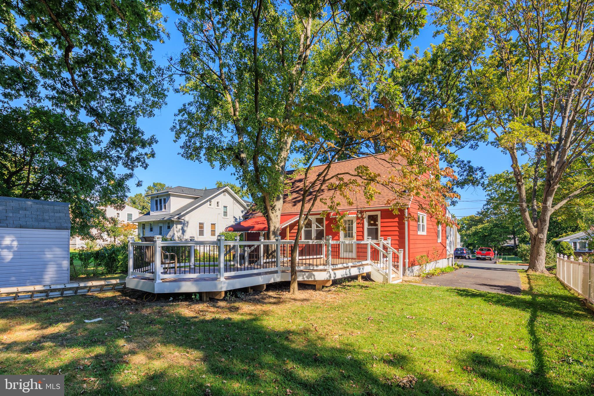 CALIFORNIA GROVE - Residential