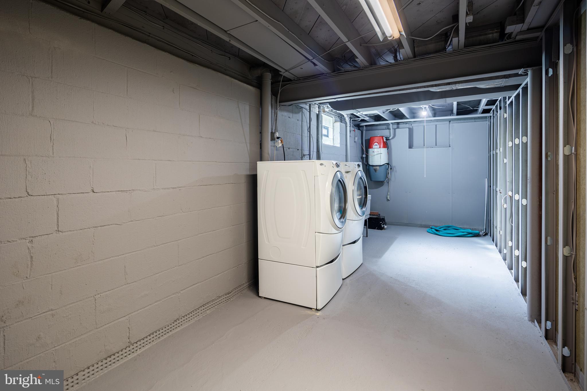 CALIFORNIA GROVE - Residential