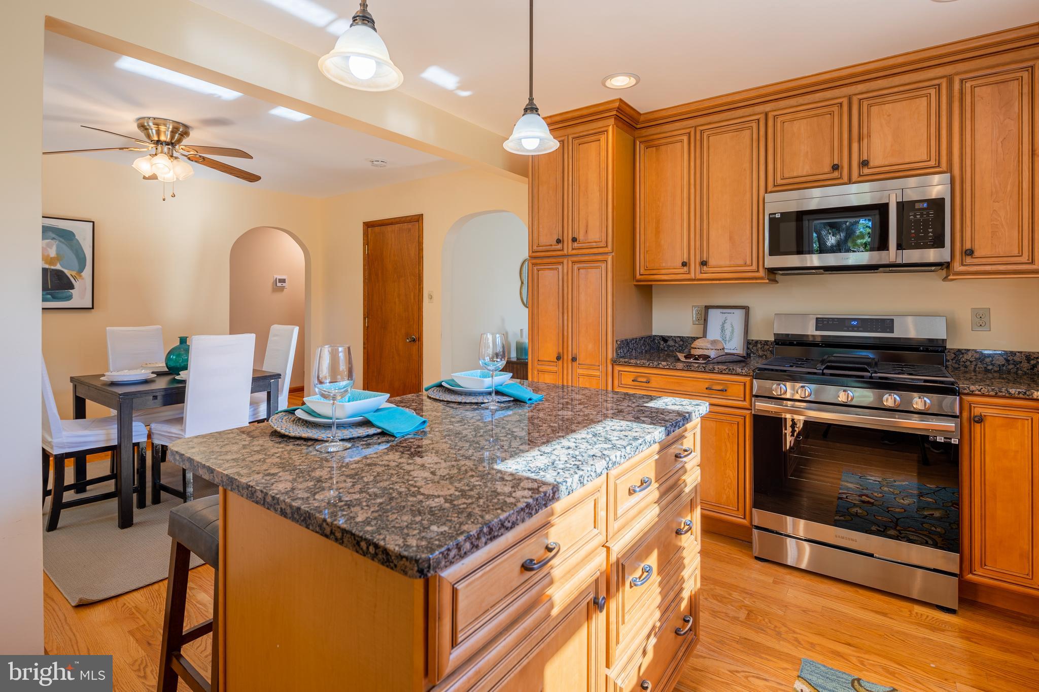 CALIFORNIA GROVE - Residential