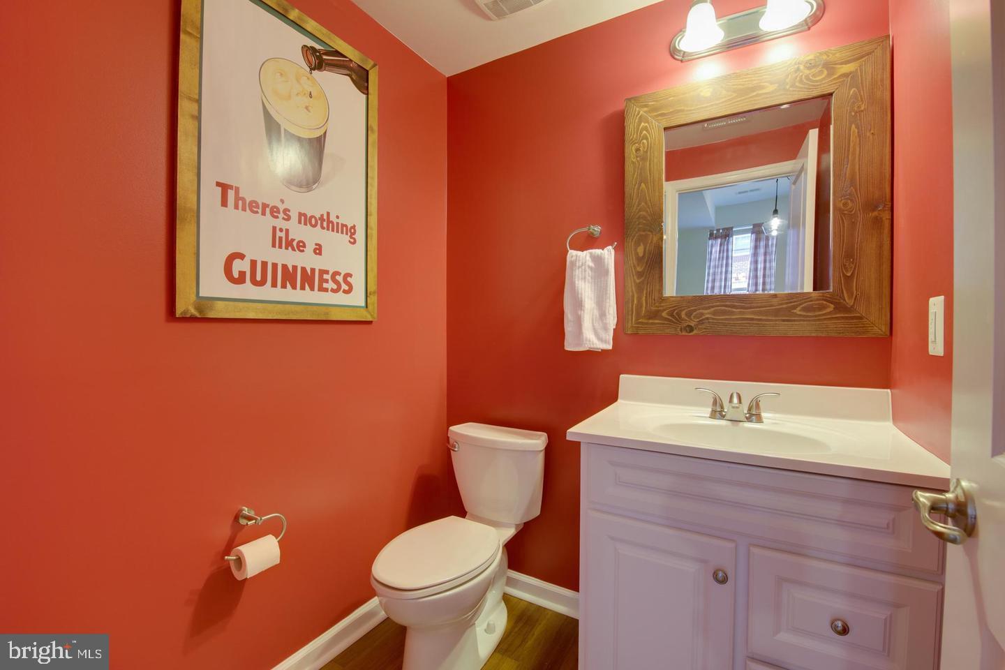 GREEKTOWN - Residential Lease