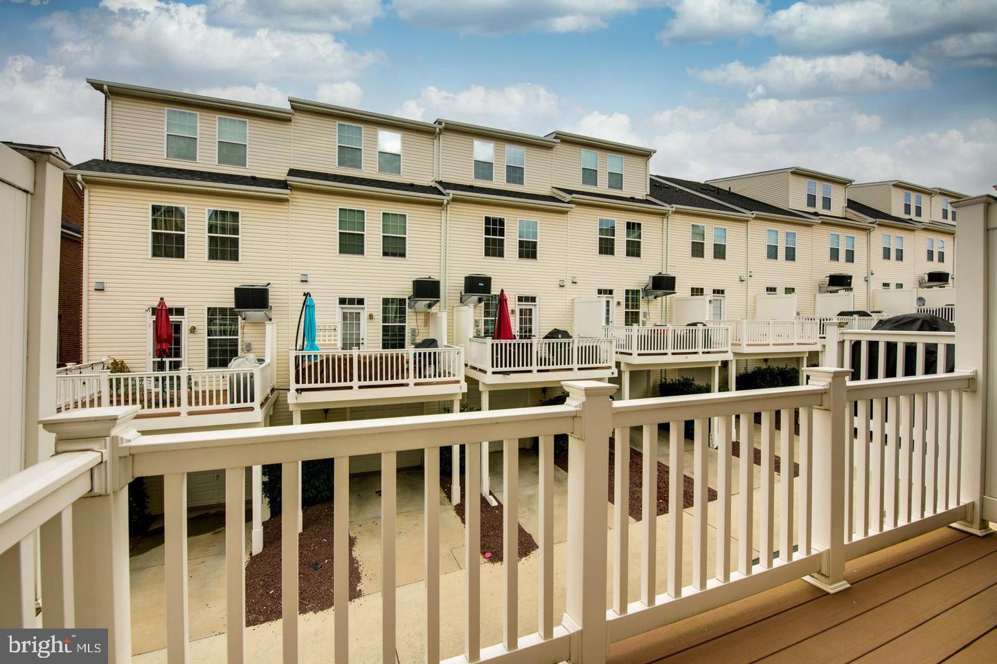 GREEKTOWN - Residential Lease