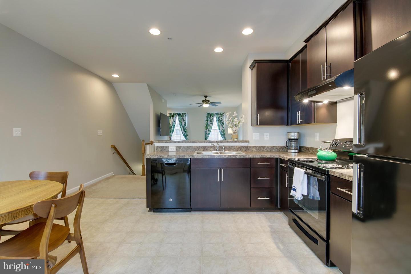 GREEKTOWN - Residential Lease