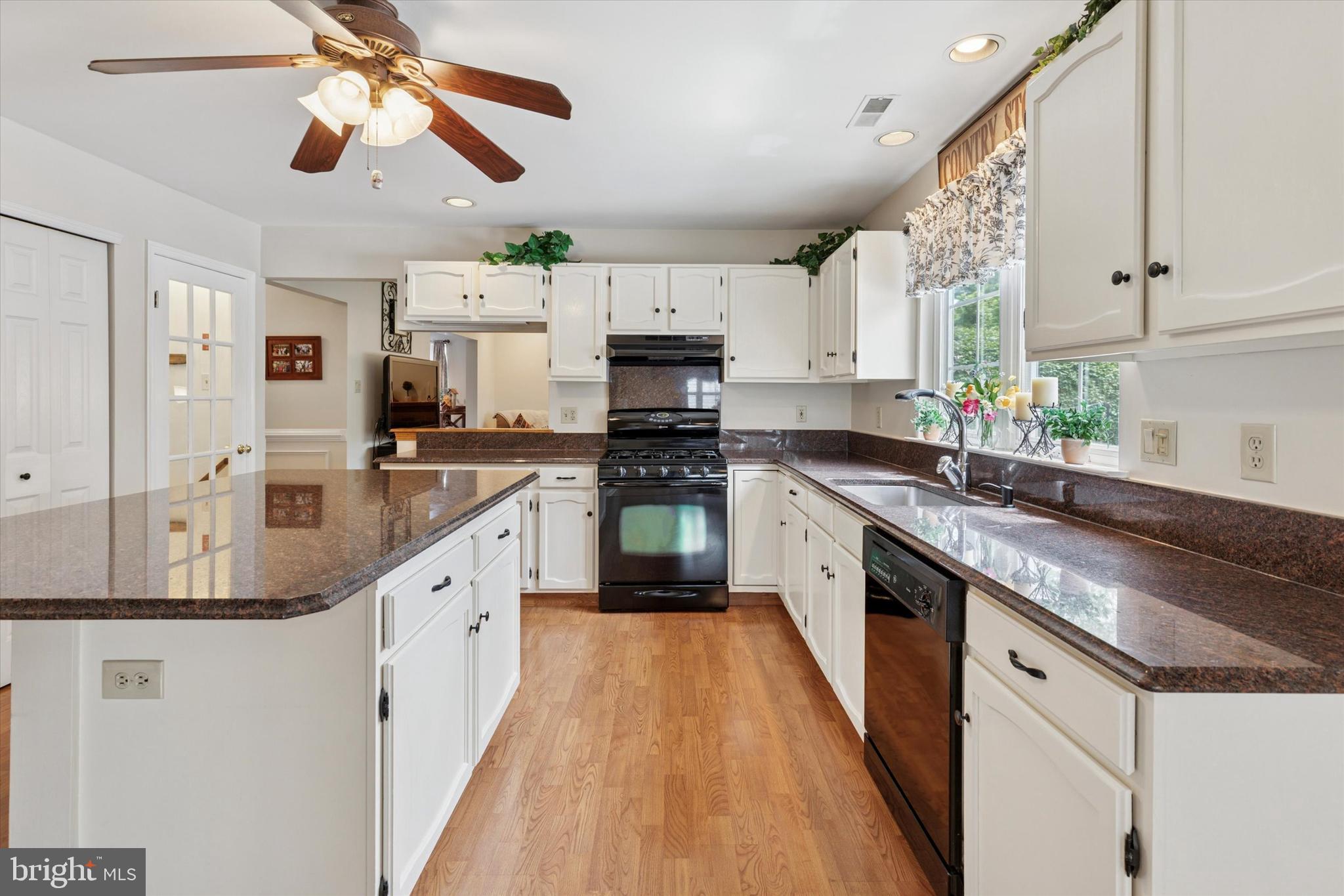 WARRINGTON OAKS - Residential