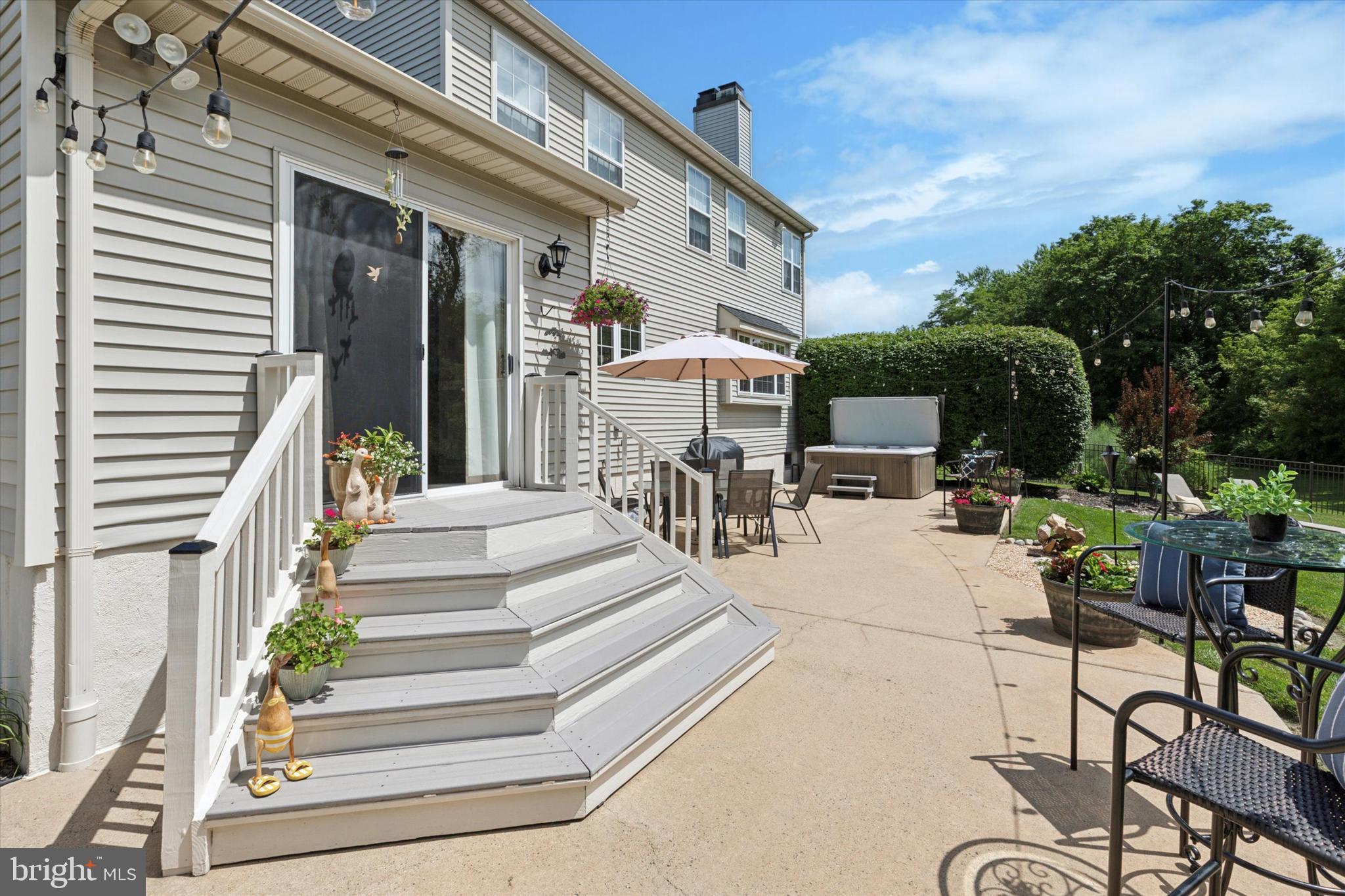 WARRINGTON OAKS - Residential