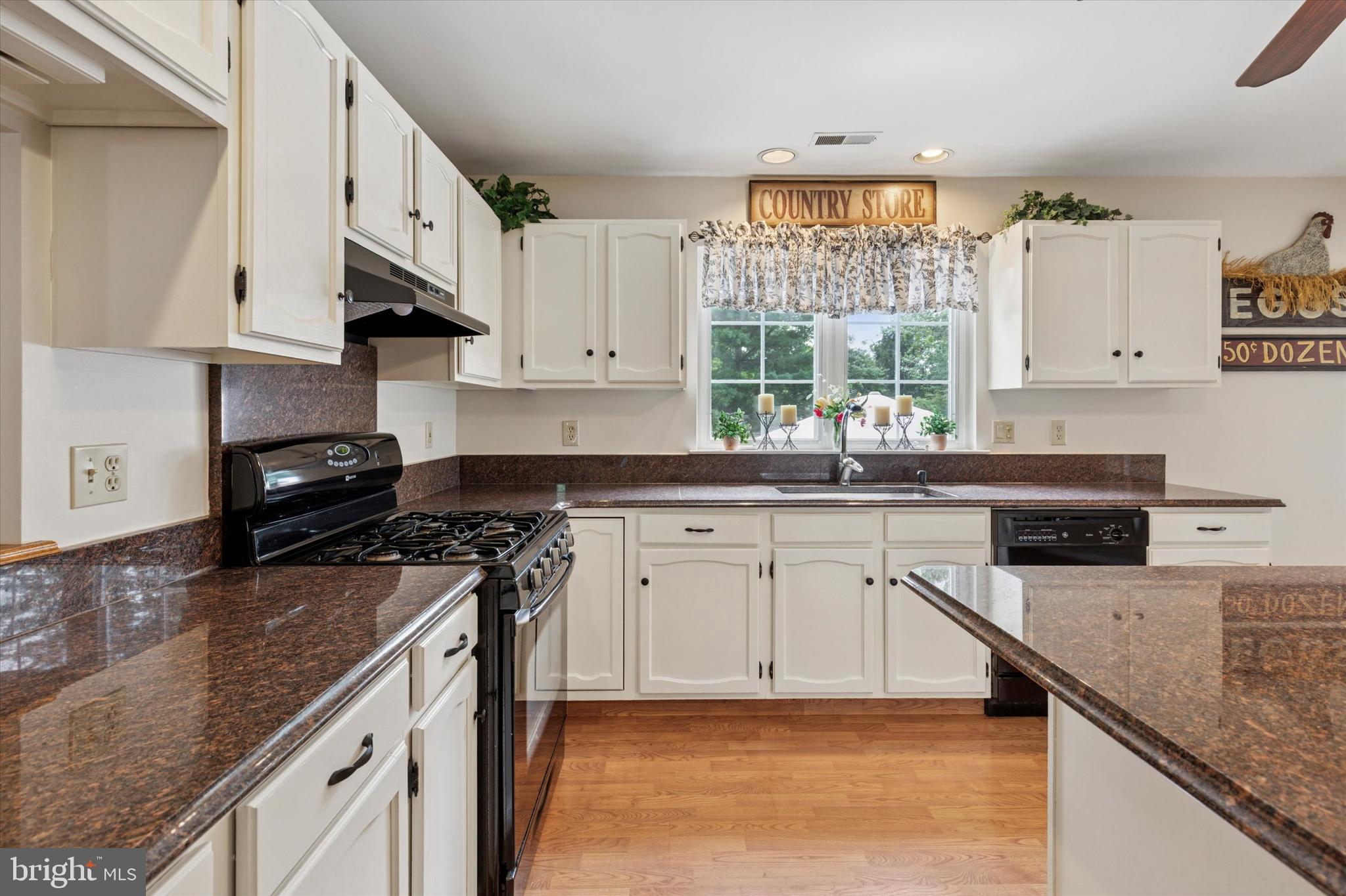 WARRINGTON OAKS - Residential