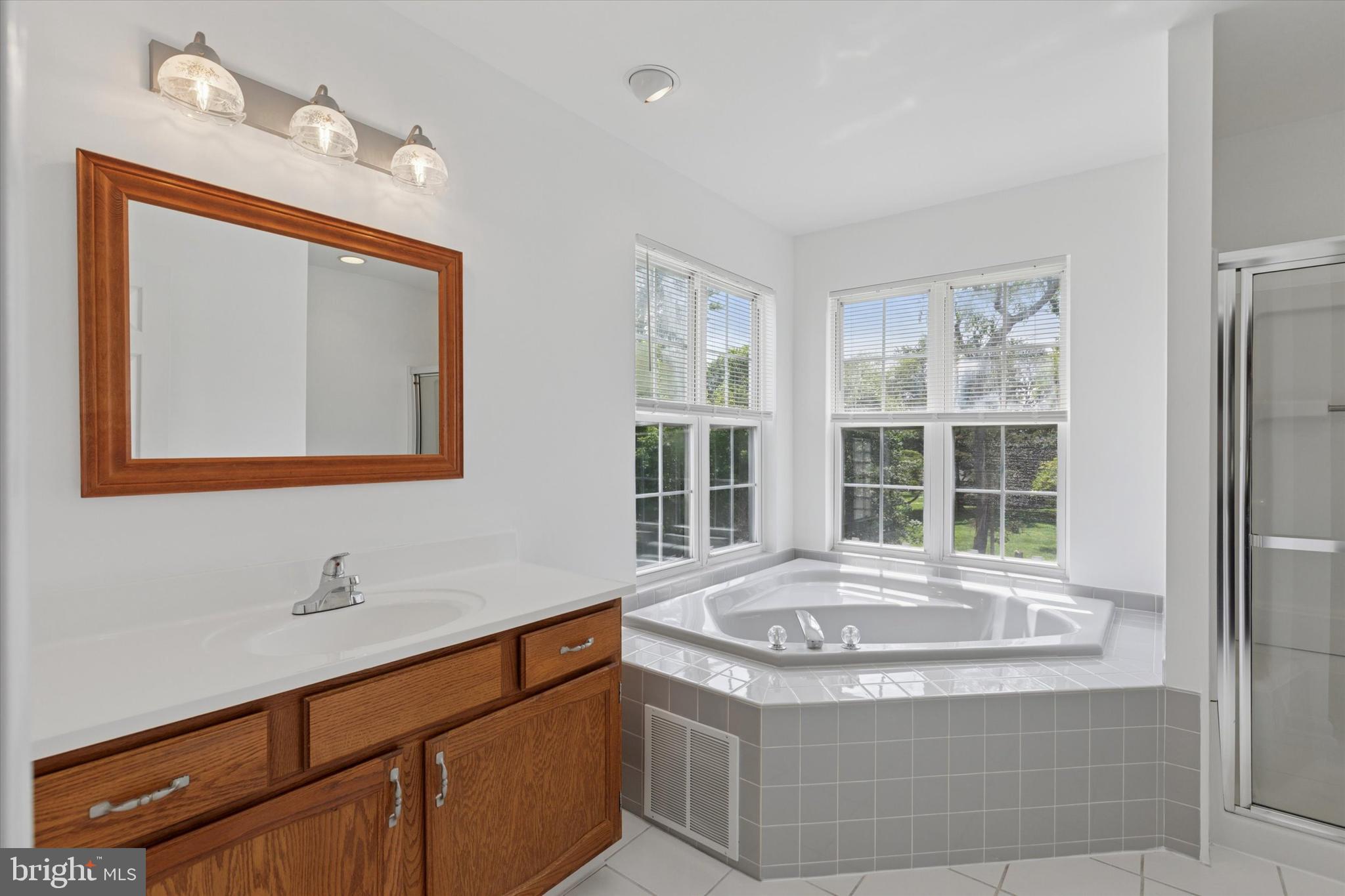 WARRINGTON OAKS - Residential