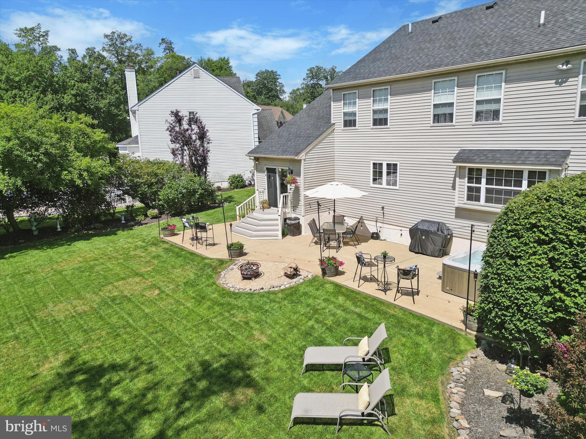 3427 PIN OAK LANE