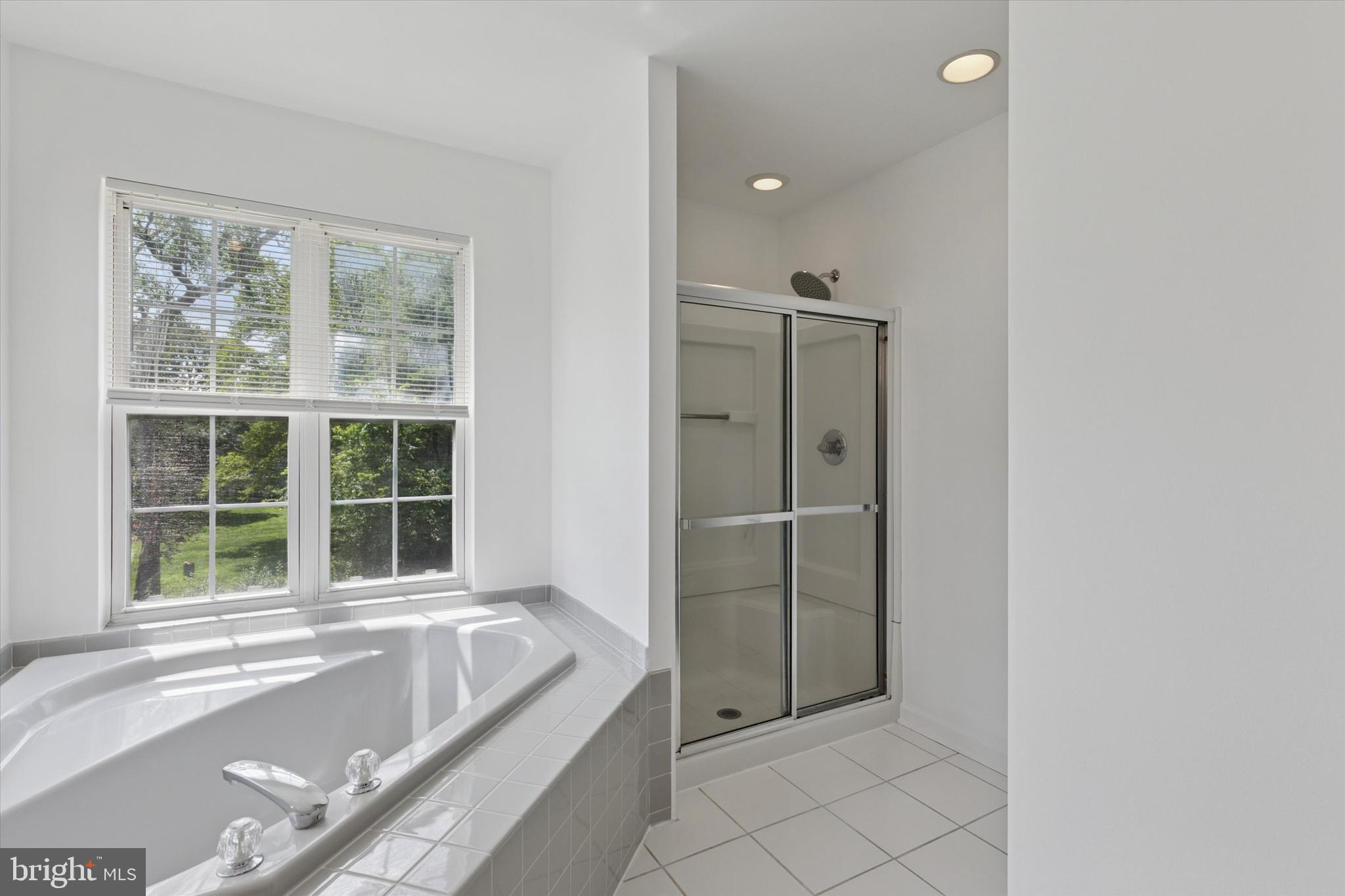 WARRINGTON OAKS - Residential