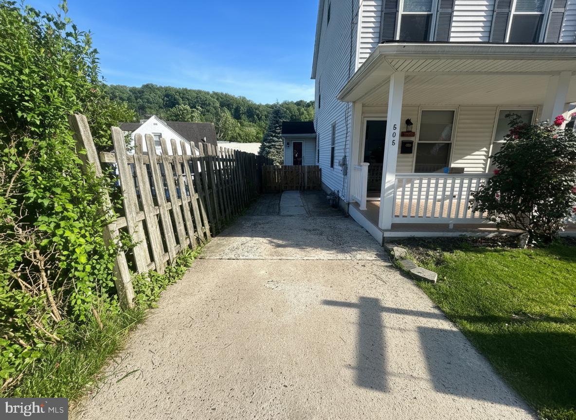 505 APPLE STREET
