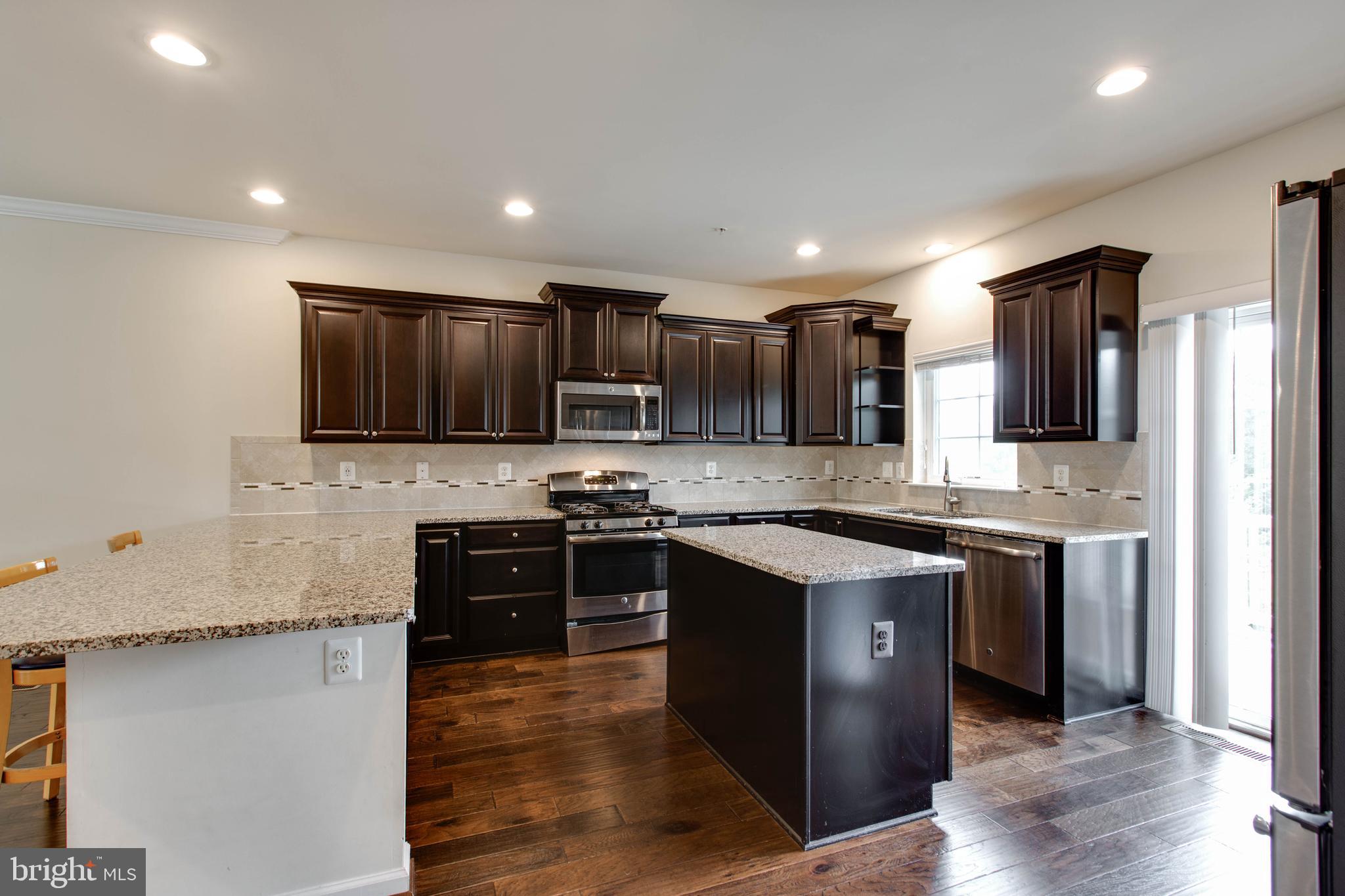 OXFORD SQUARE - Residential Lease