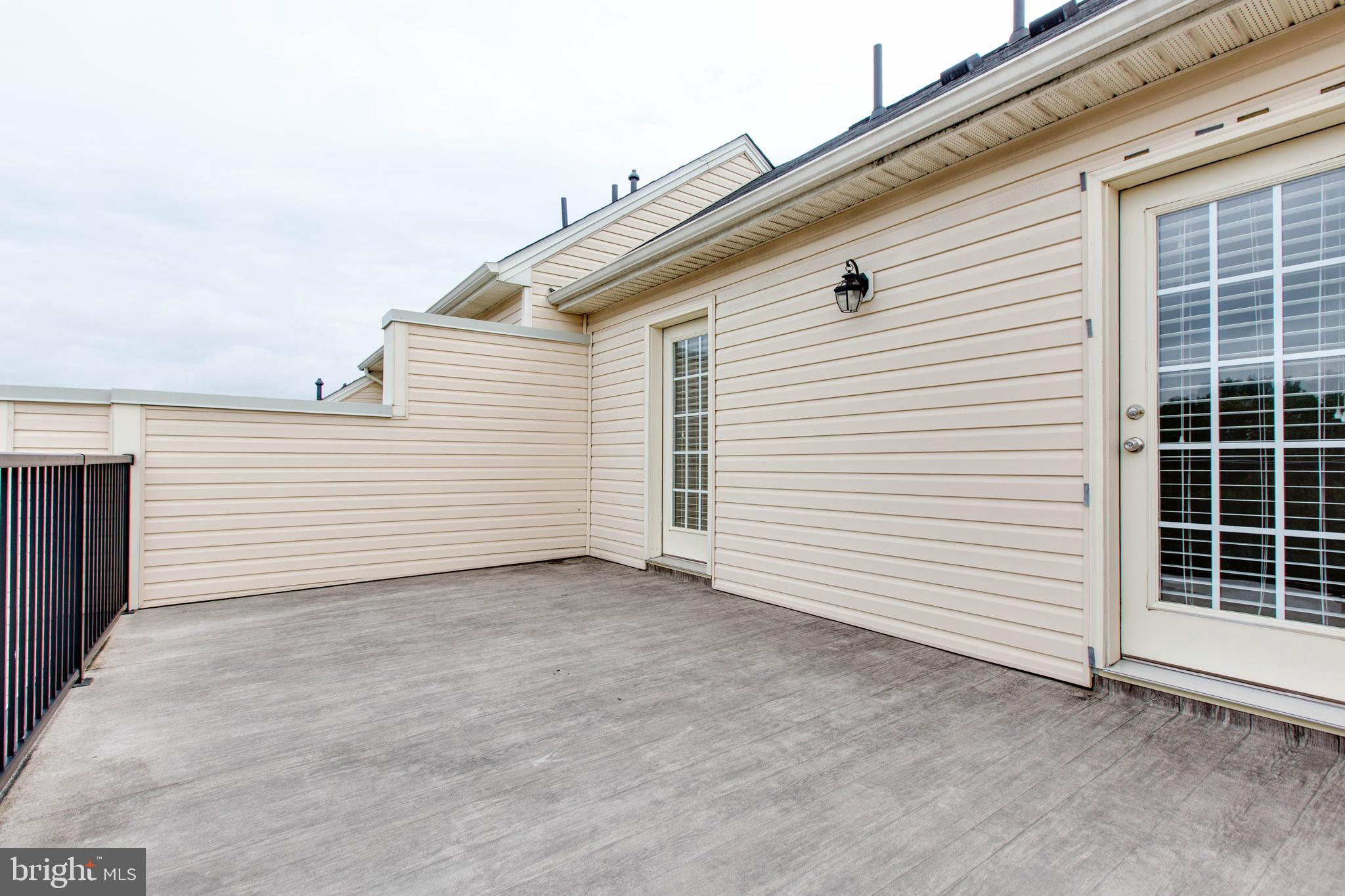 OXFORD SQUARE - Residential Lease