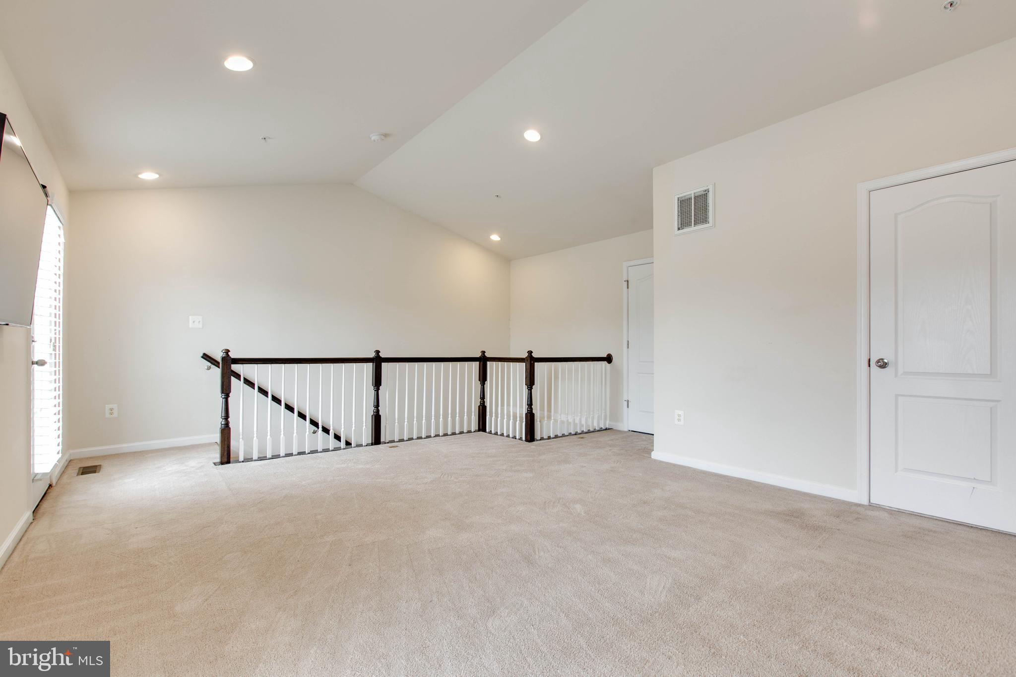 OXFORD SQUARE - Residential Lease