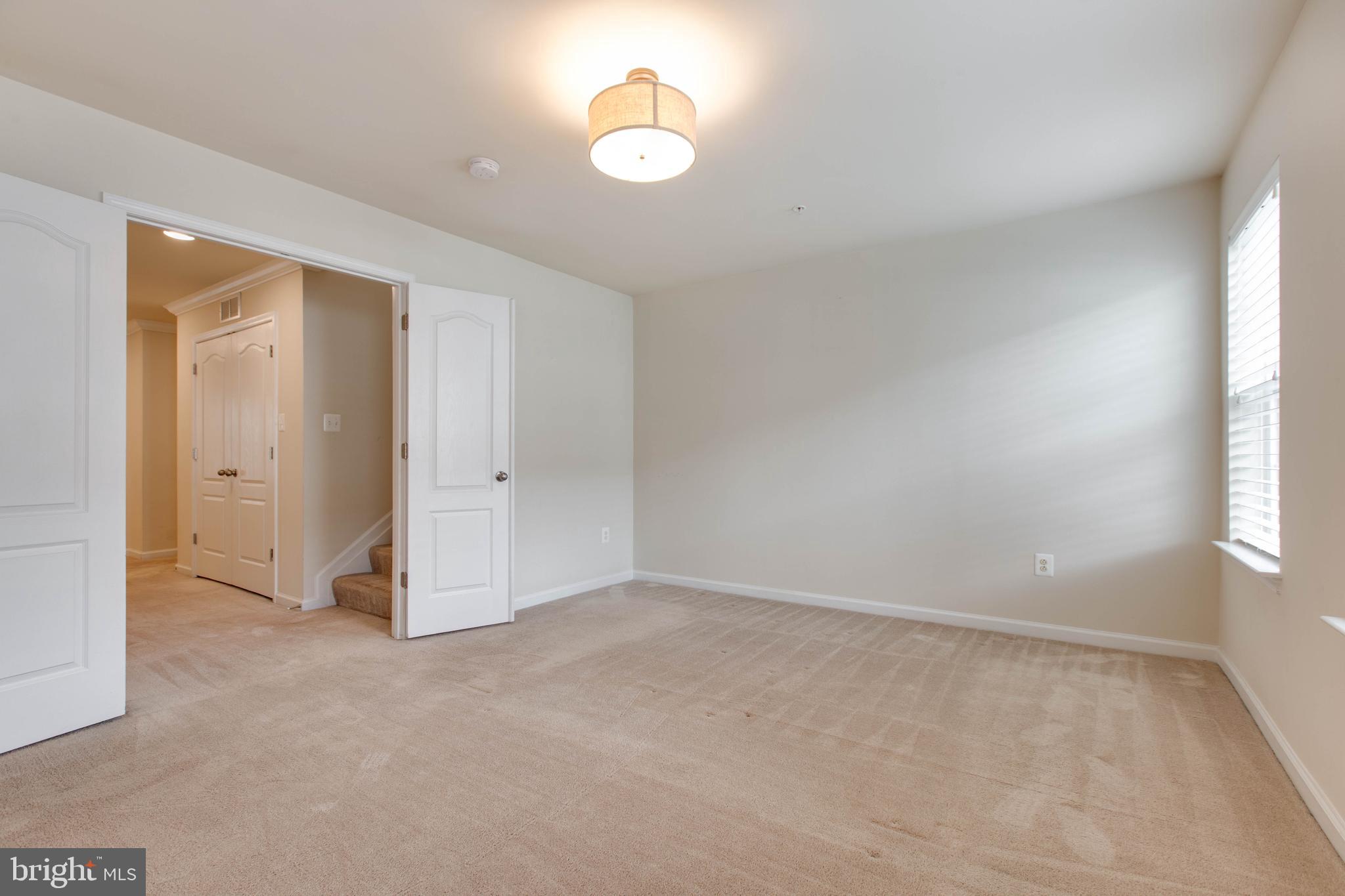 OXFORD SQUARE - Residential Lease