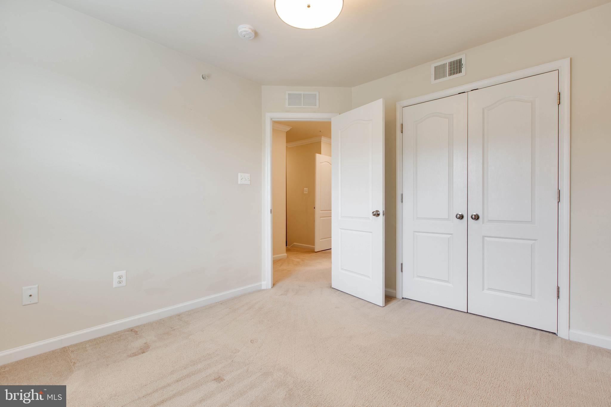 OXFORD SQUARE - Residential Lease