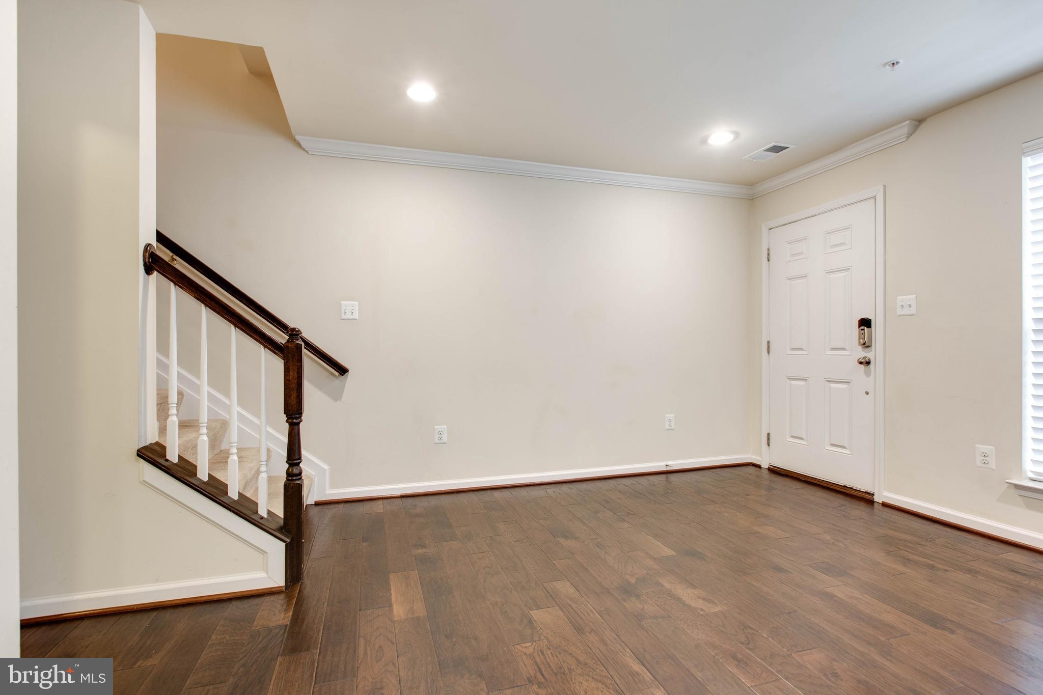 OXFORD SQUARE - Residential Lease