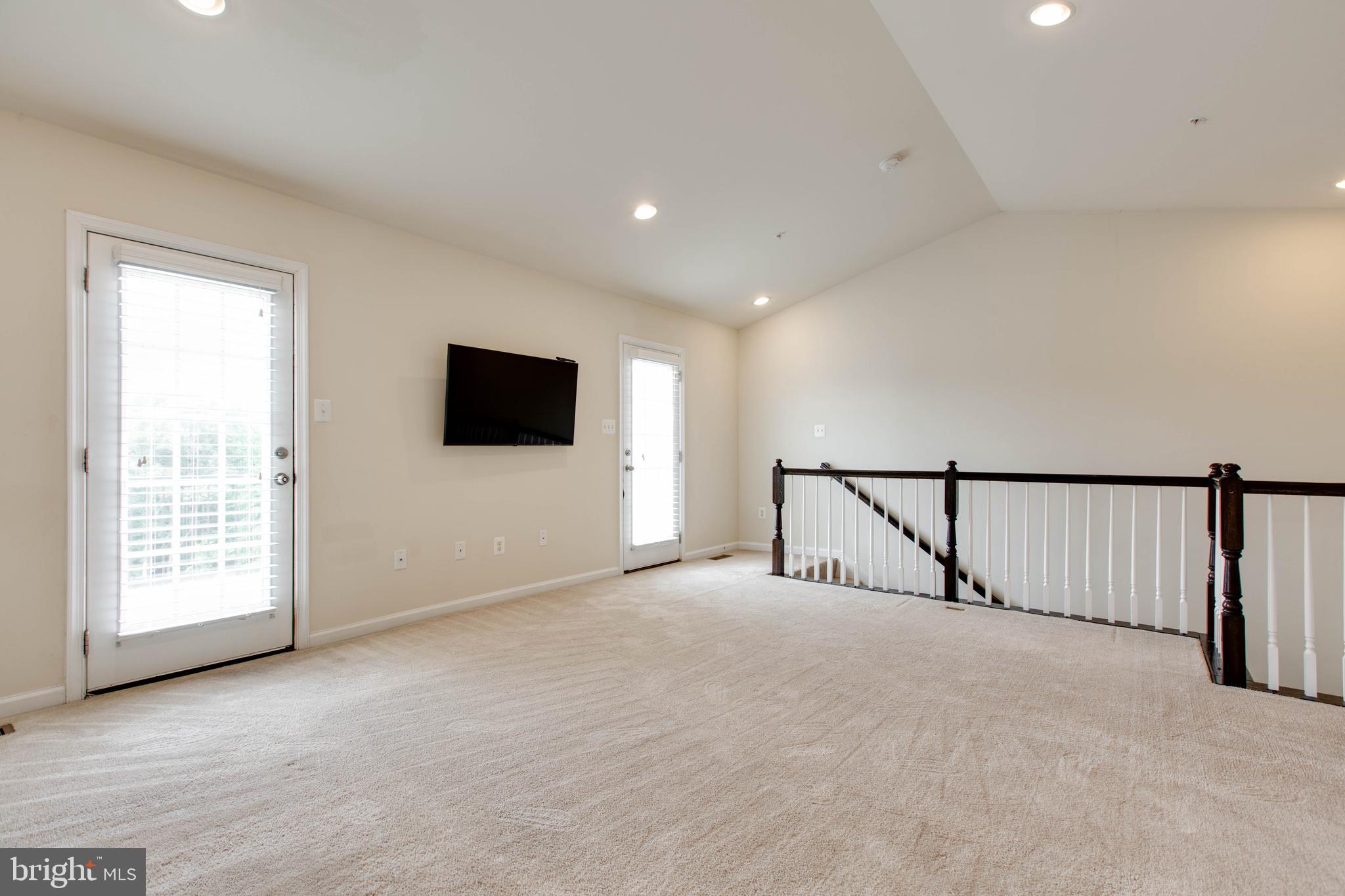 OXFORD SQUARE - Residential Lease