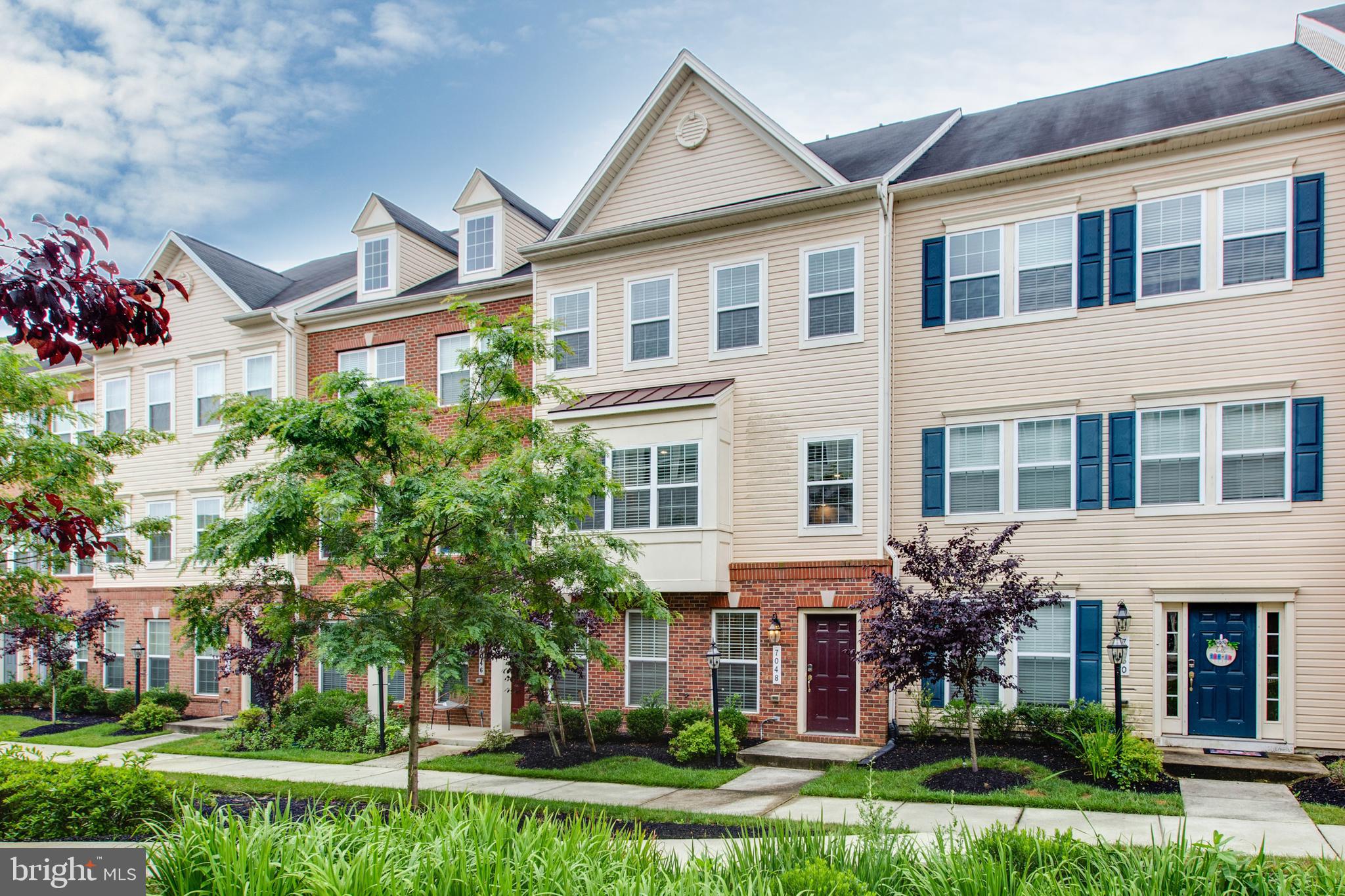 OXFORD SQUARE - Residential Lease