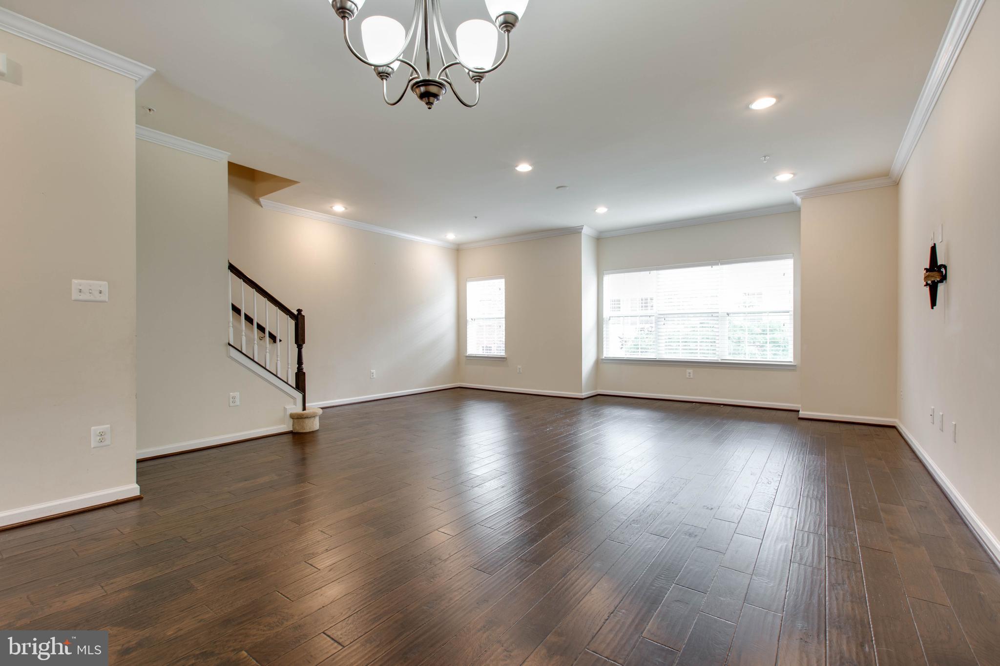 OXFORD SQUARE - Residential Lease