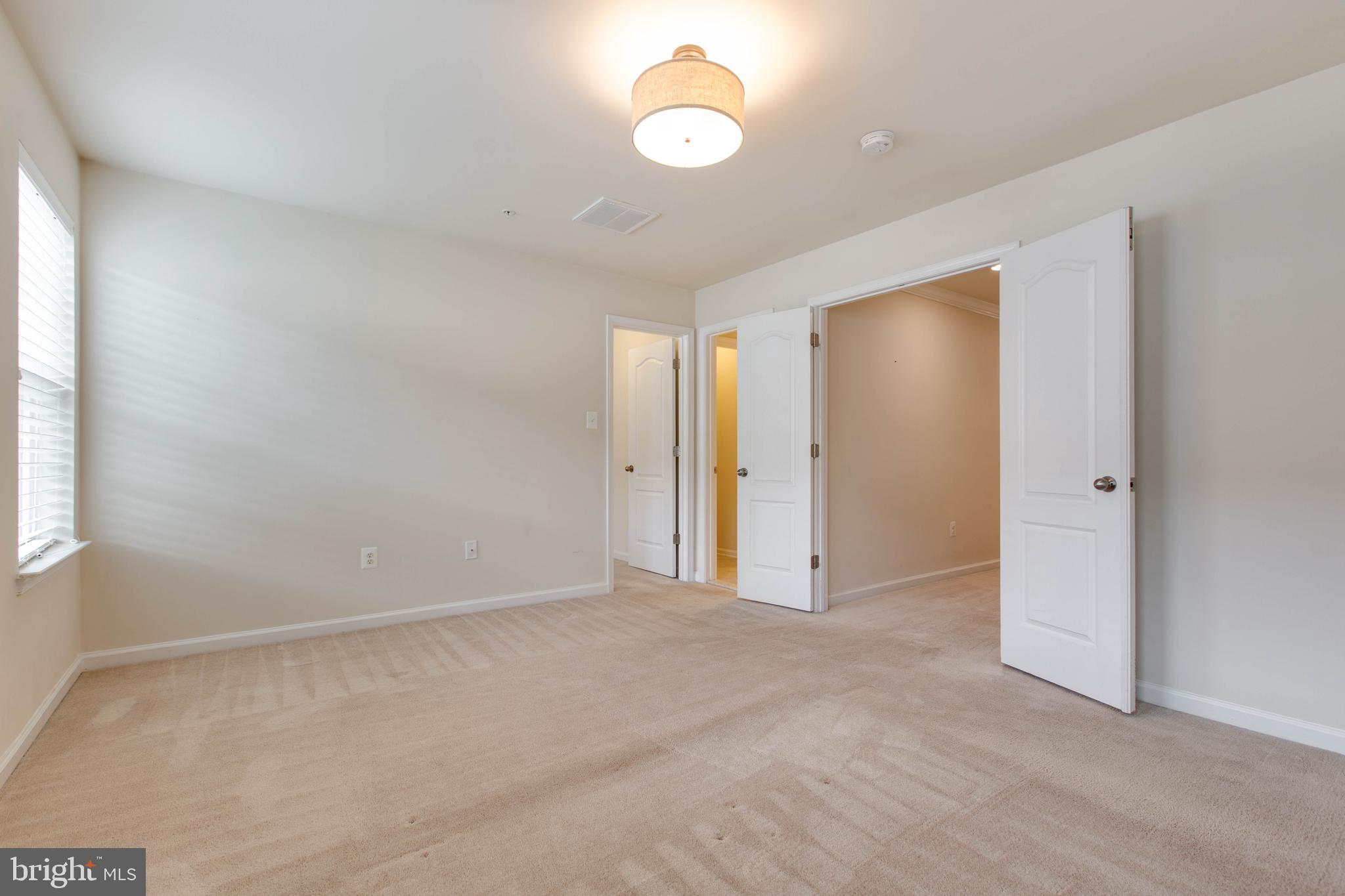 OXFORD SQUARE - Residential Lease