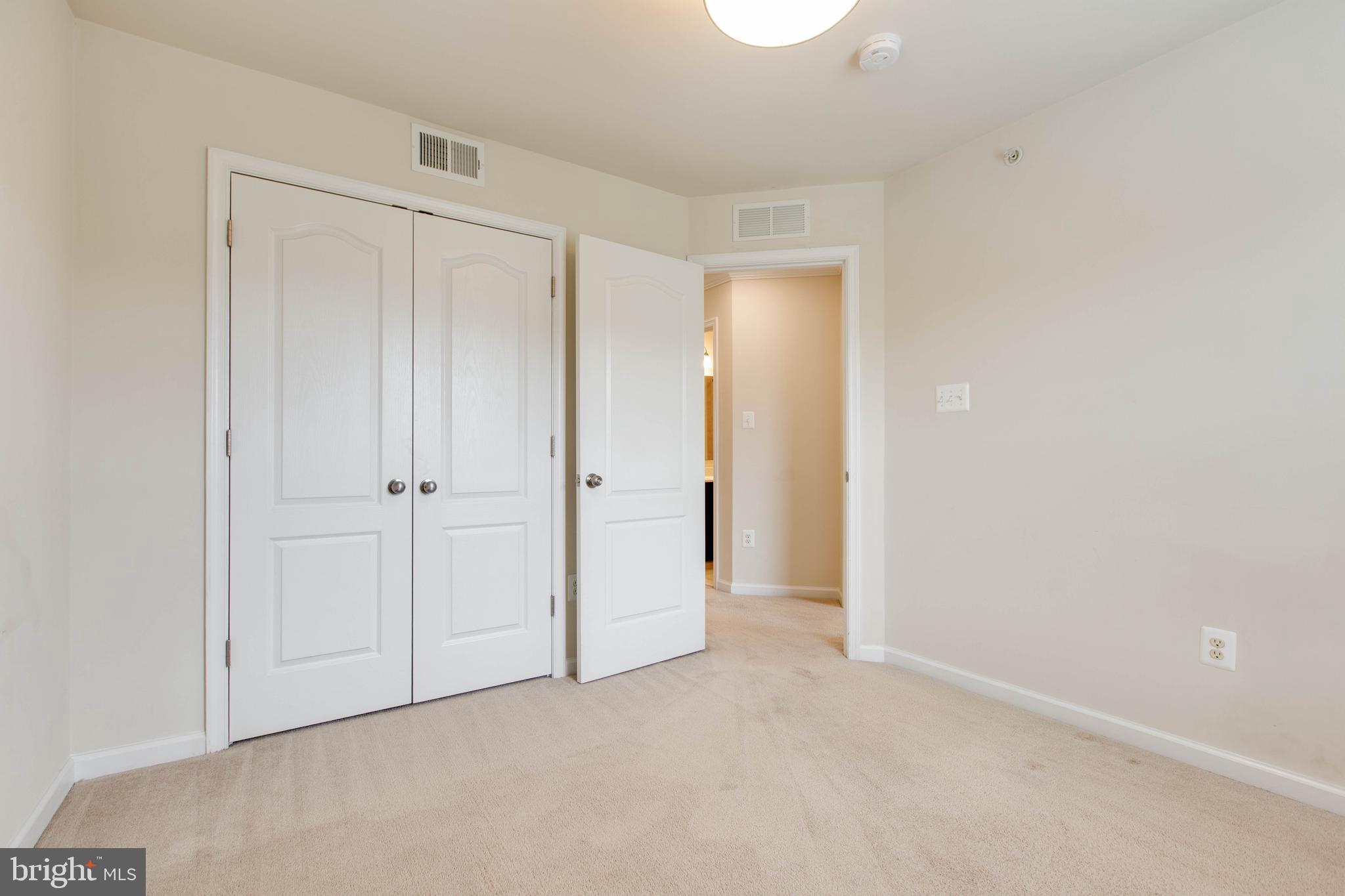 OXFORD SQUARE - Residential Lease