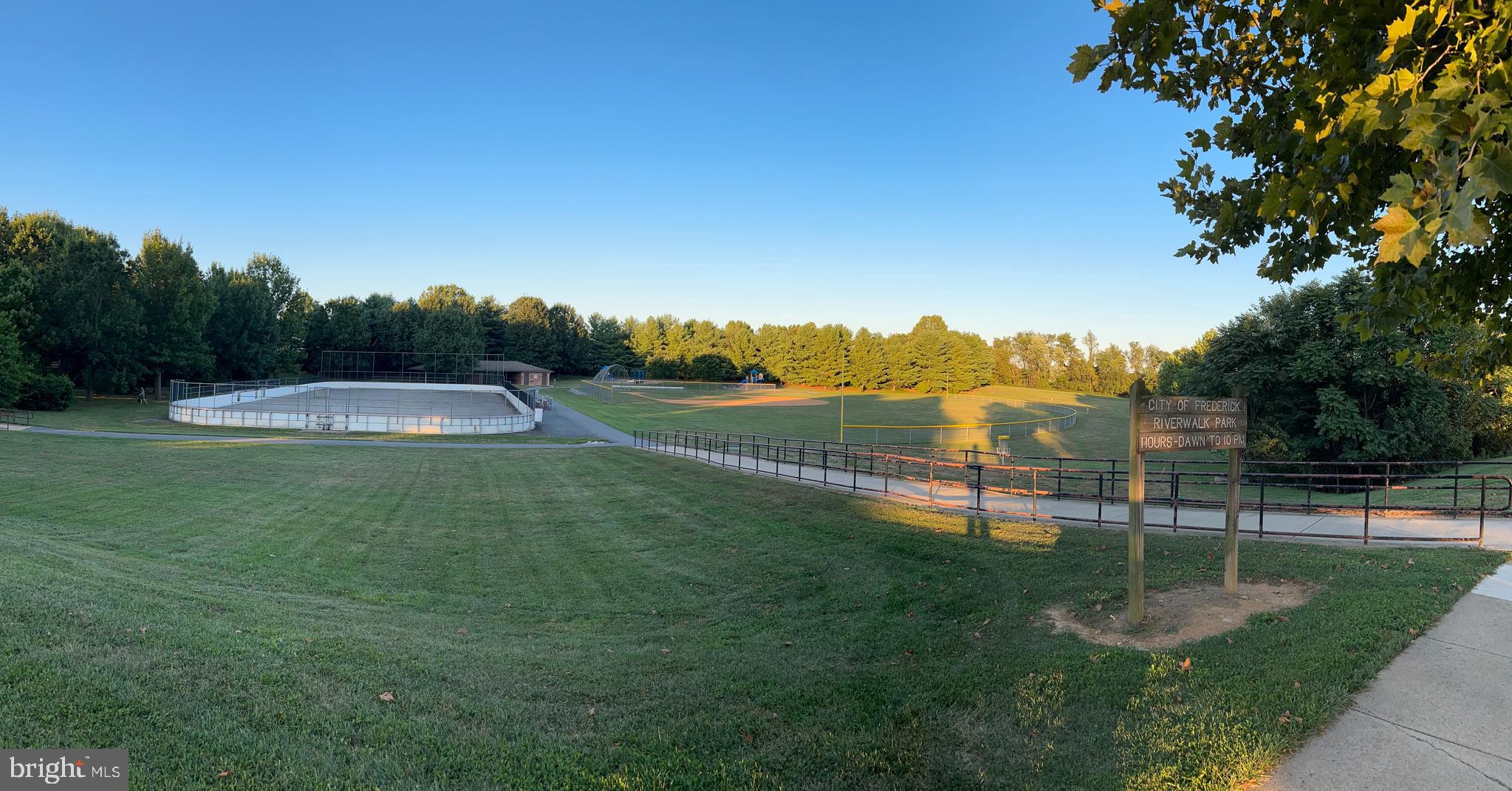 FREDERICKTOWNE VILLAGE - Residential