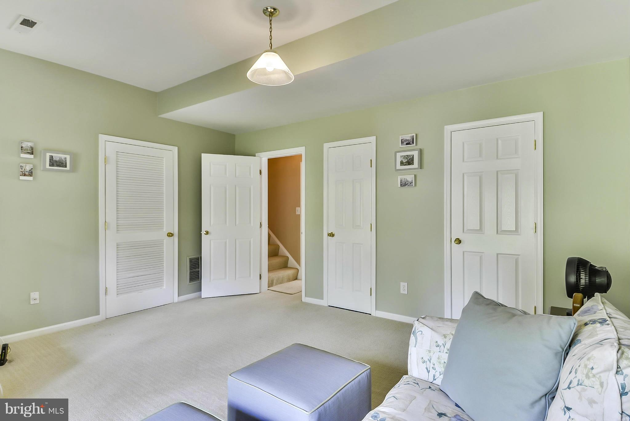 FARMWELL HUNT - Residential