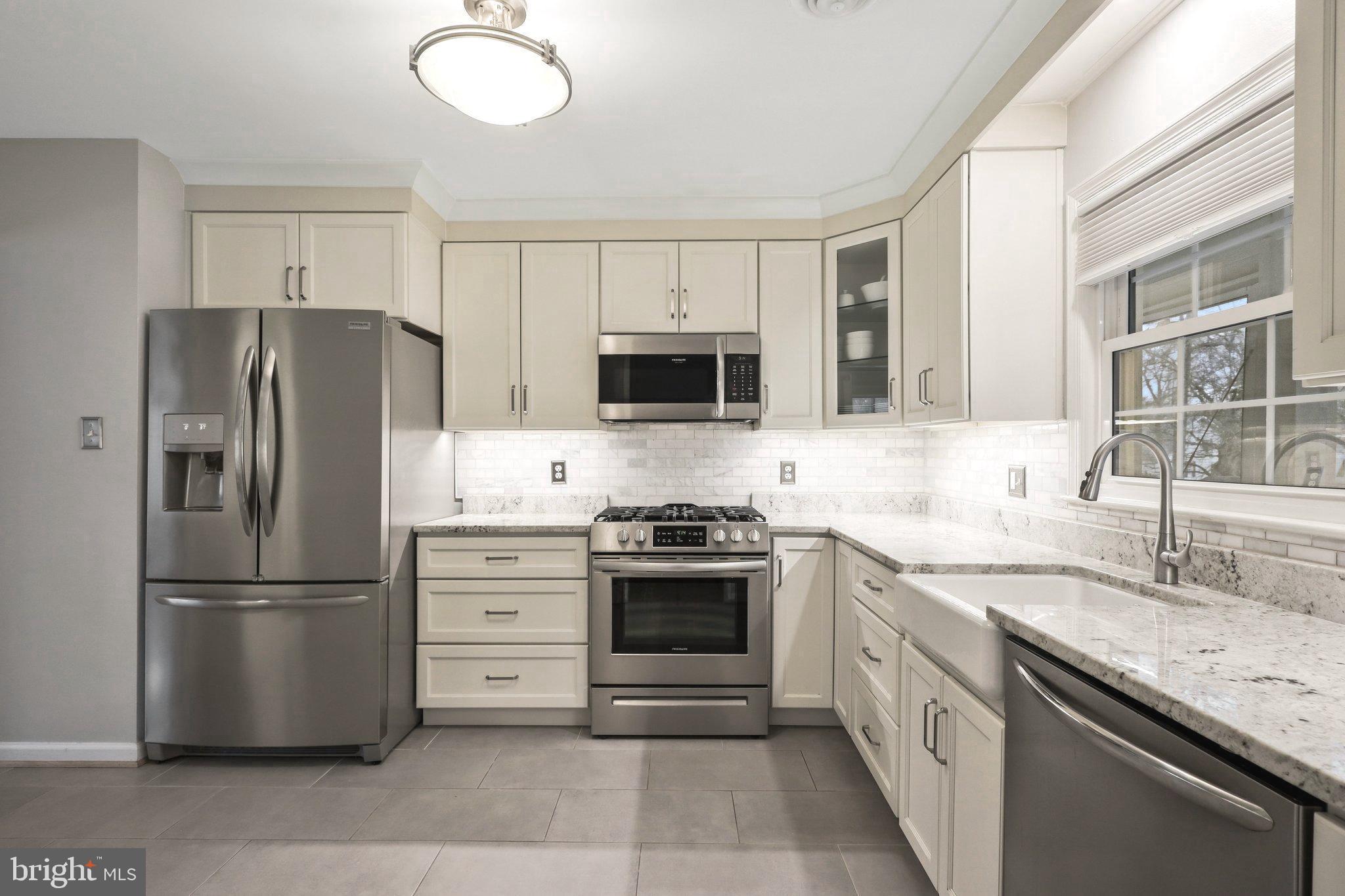 COLLINGWOOD ESTATES - Residential