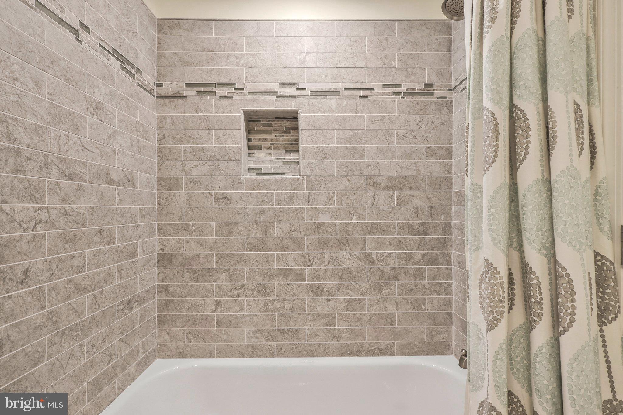 COLLINGWOOD ESTATES - Residential