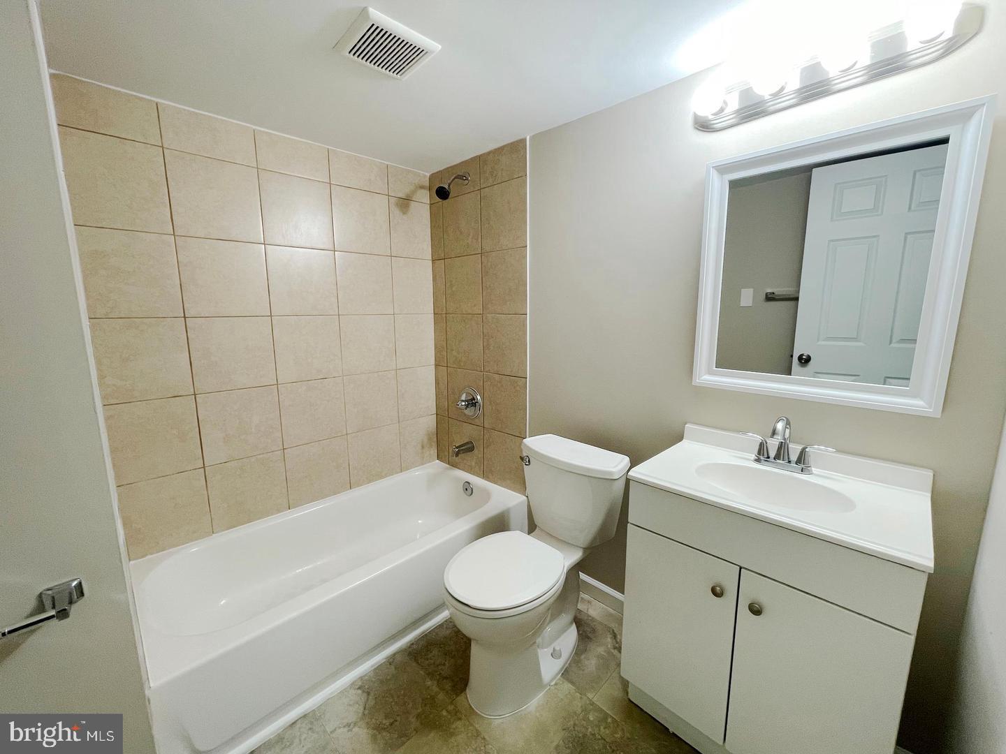 BONITA - Residential Lease