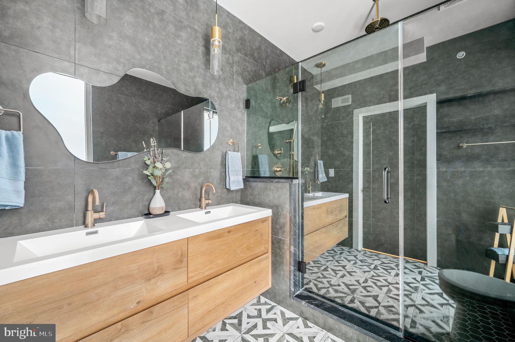 PORT RICHMOND - Residential