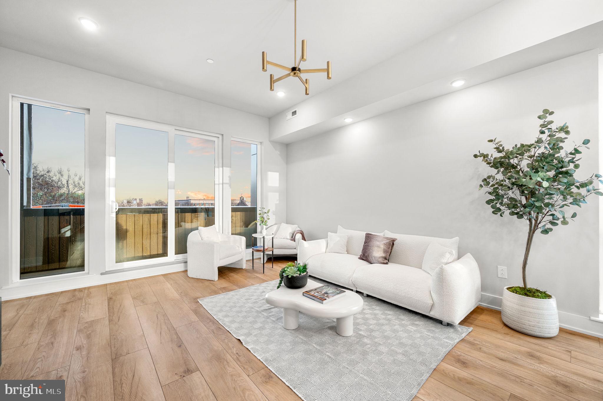 PORT RICHMOND - Residential