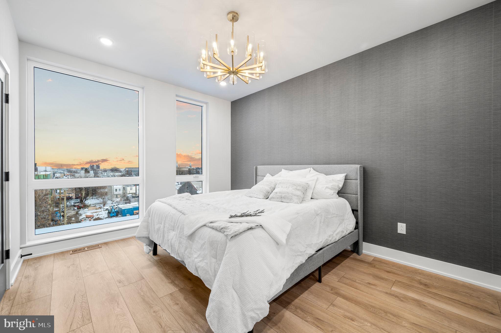 PORT RICHMOND - Residential