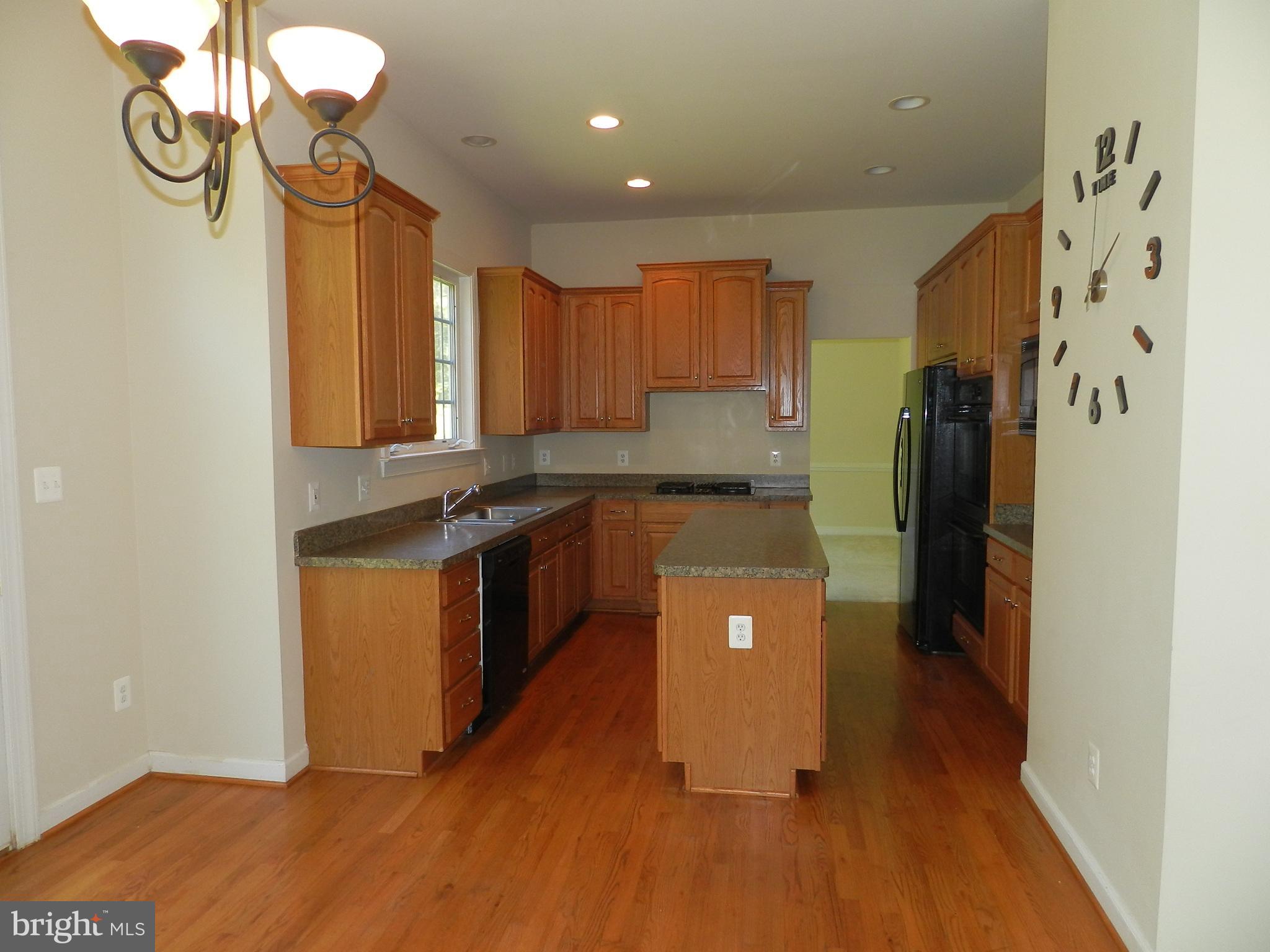 STONEWALL MANOR - Residential