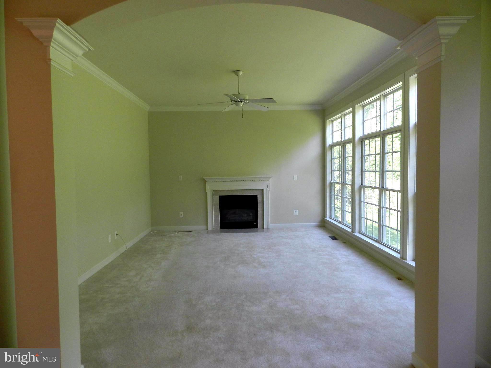 STONEWALL MANOR - Residential