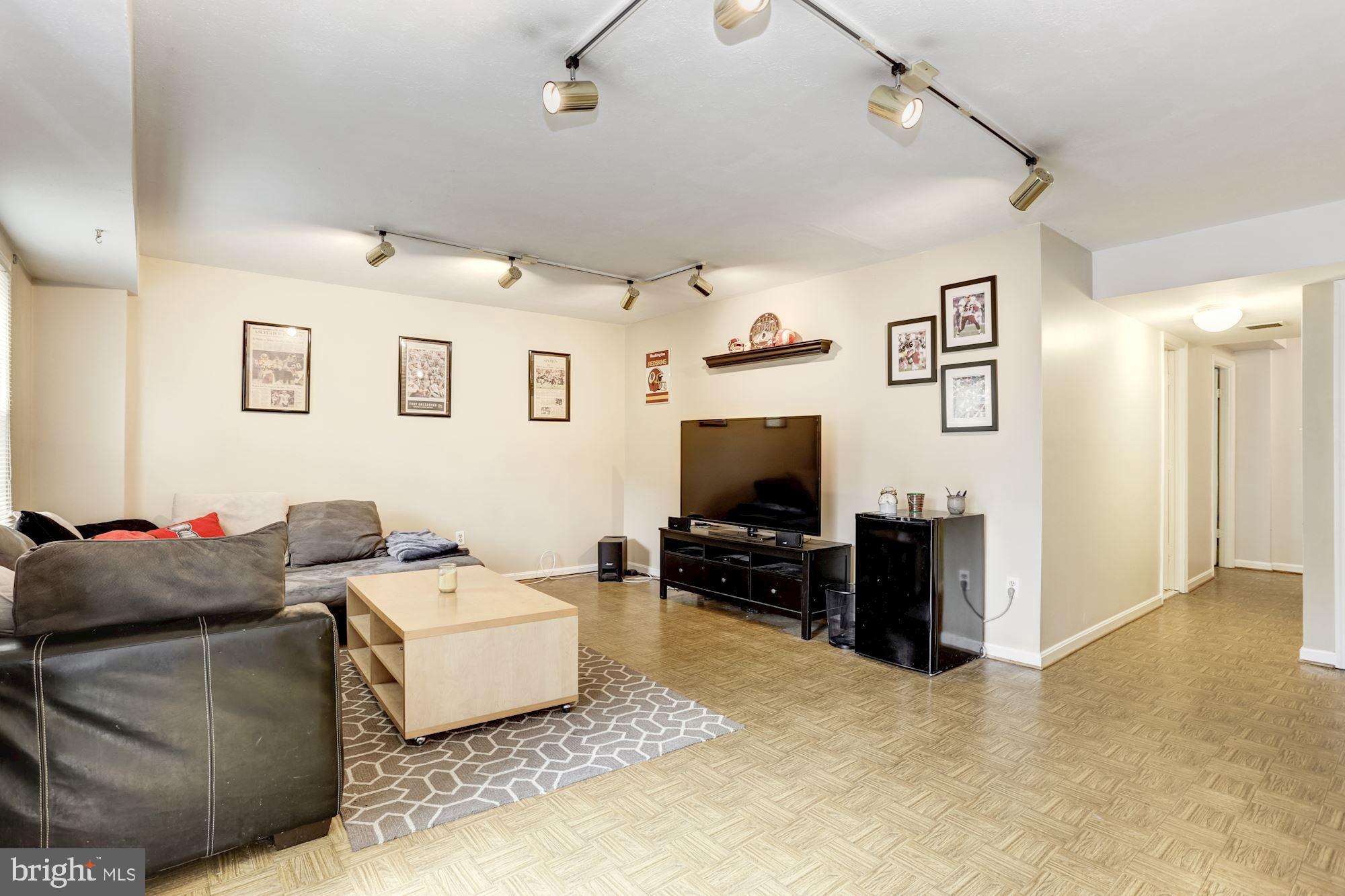 DIAMOND FARMS - Residential