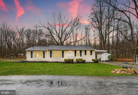 Homes For Sale - 5635 W Shady Side Road<br/> CHURCHTON, MD 20733