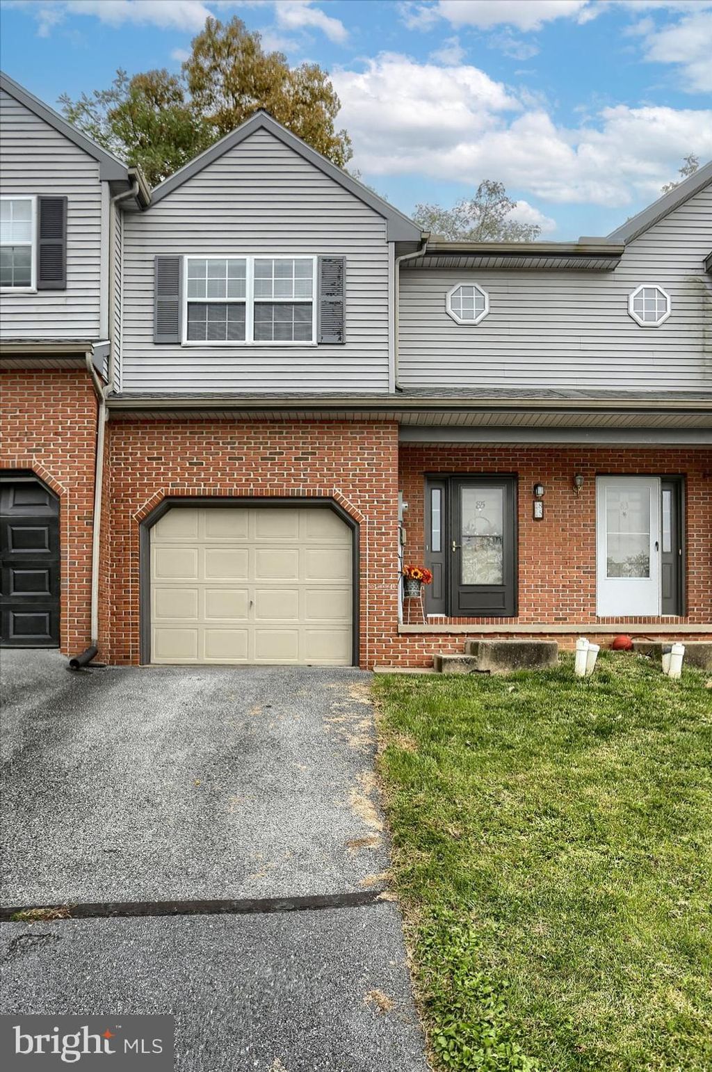 Photo of 85 IRONSTONE DR, ELIZABETHTOWN, PA 17022 (MLS # PALA2042590)