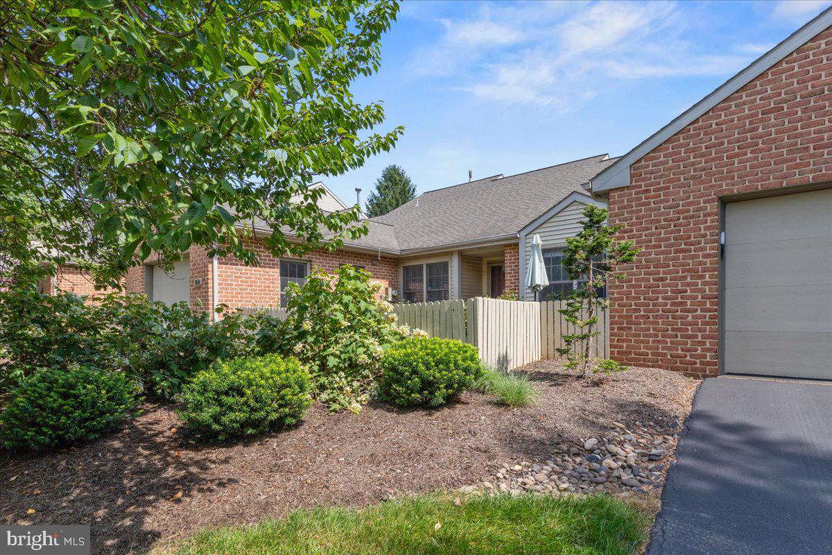 89 CAMBRIDGE DRIVE