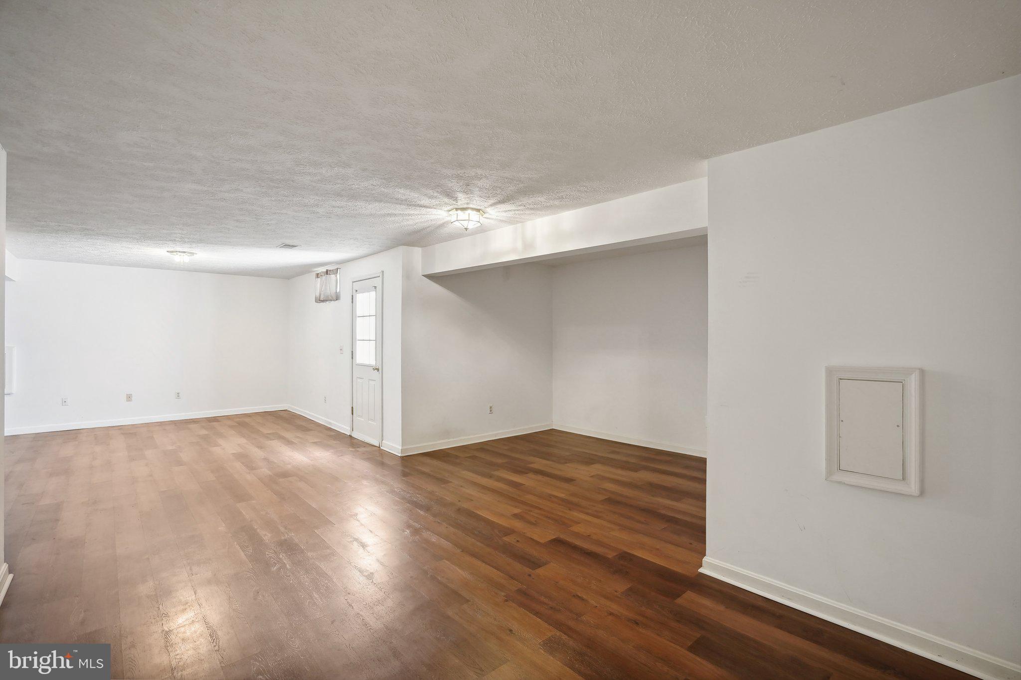 COURTLANDT HEIGHTS - Residential Lease