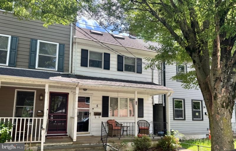 5 ARNETT AVENUE