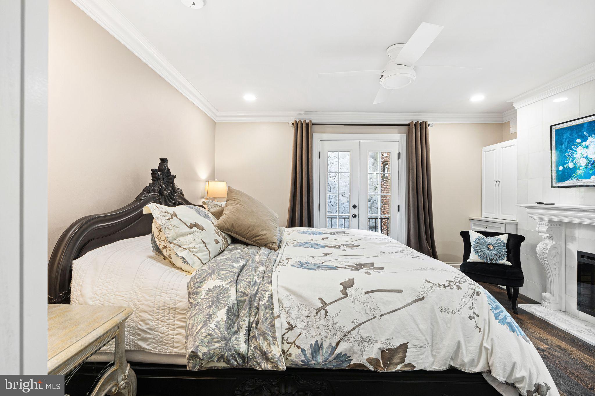 WASHINGTON SQ WEST - Residential