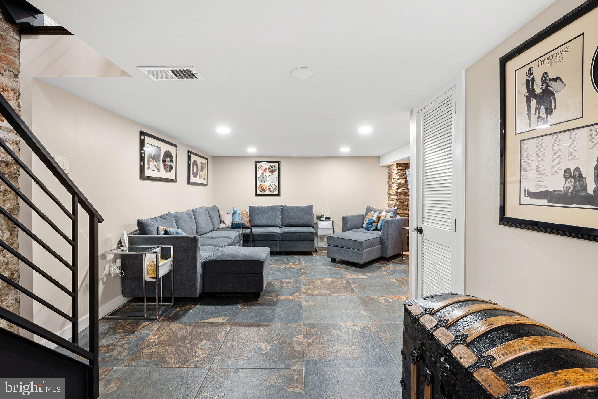 WASHINGTON SQ WEST - Residential