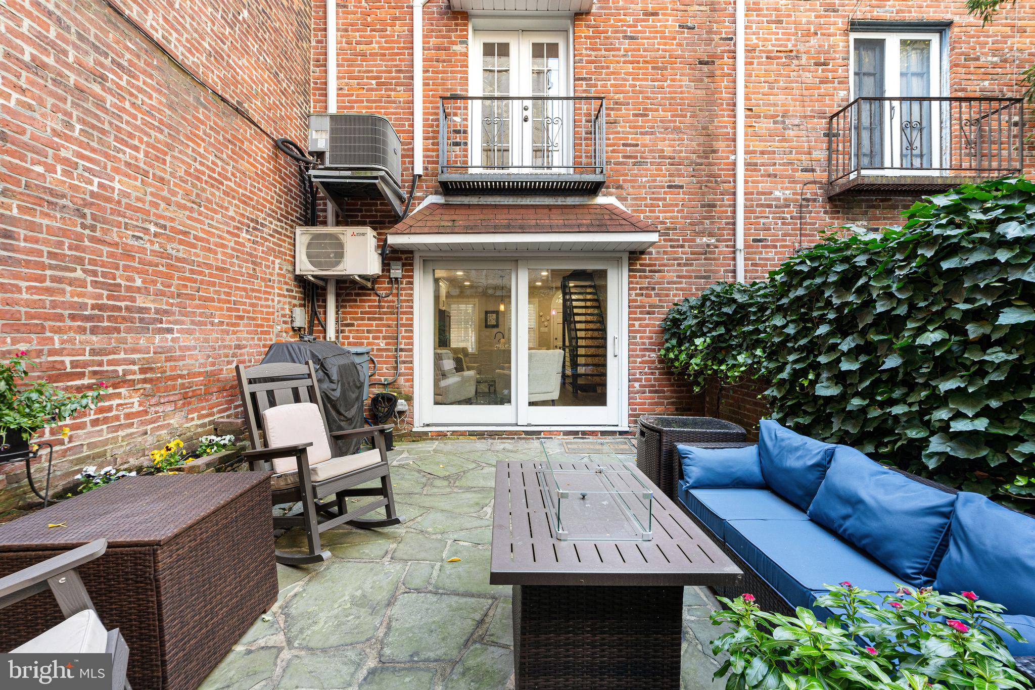 WASHINGTON SQ WEST - Residential